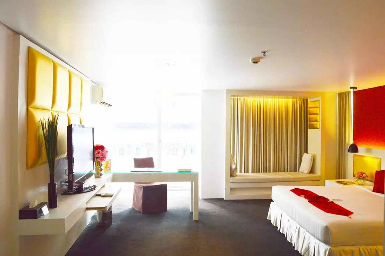 IRESIDENCESATHORN_SHABAVIZ (3).jpg